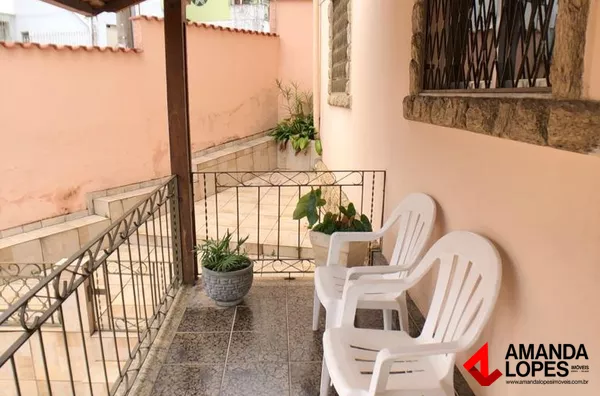 Casa 5 qtos. c/ 2 suítes e 4 vagas - Santa Helena