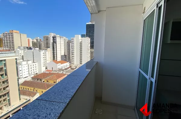 Cobert. Triplex 3 qtos. 1 suíte e 3 vagas - Centro 