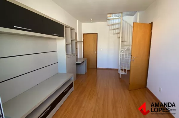 Cobert. Triplex 3 qtos. 1 suíte e 3 vagas - Centro 