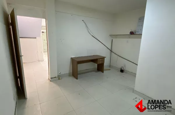 Loja c/ sobreloja ao lado do Centro Médico na Av. Rio Branco