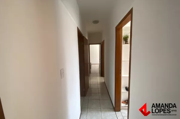 Apart. 4 Qtos. c/ 1 Suíte, 2 Vagas e Varanda - Santa Helena