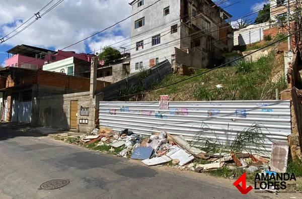 Lote 10 x  30 c/ acesso a 2 ruas - 3 km ou 5 min do Centro