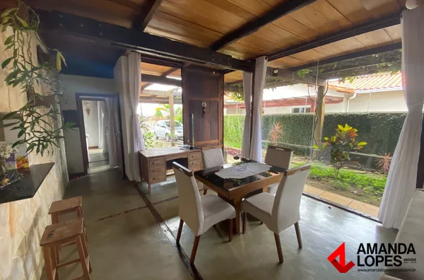 Casa Rústica e Linear no Condomínio Alto dos Pinheiros – O Refúgio dos Seus Sonhos!