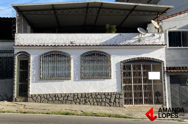 Casa 3 Qto(s) c/ Suíte e Garagem - Bairro de Lourdes 