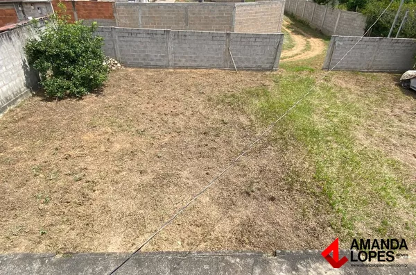 Granja c/ Casa 3 Qtos. - Próx. a Mercedes Benz 