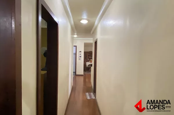 Casa 4 Qtos. c/ 2 suítes e 6 vagas - Bom Pastor 