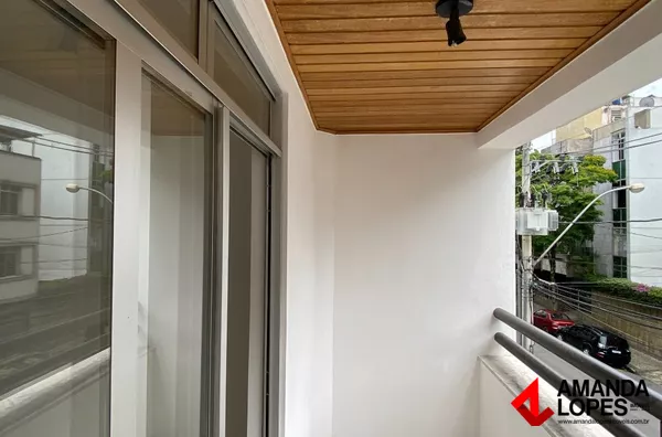 Apart. 2 qtos. Sala c/ Varanda e 1 Vaga - Alto dos Passos