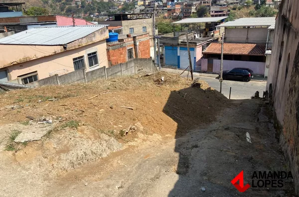 Lote 10 x 30 no Bairro de Lourdes 