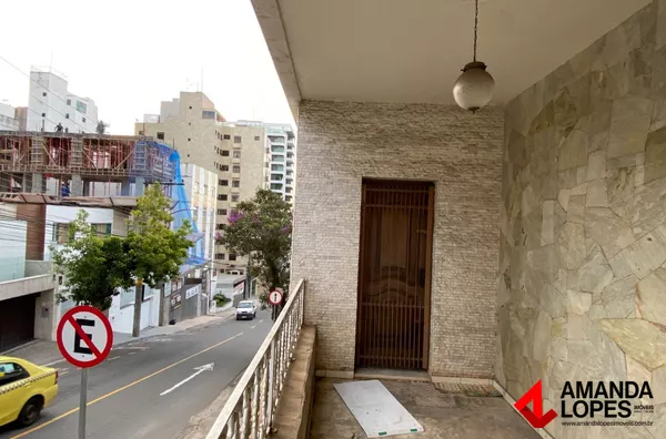 Casa 3 Qtos. c/ Suíte e 4 Vagas - Granbery 