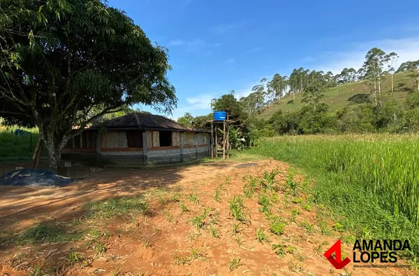 Granja c/ possibilidade de Açude - Próx. a Mercedes Benz - Juiz de Fora