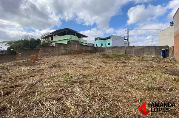 Lote Murado à Venda no Bairro Centenário – Juiz de Fora/MG