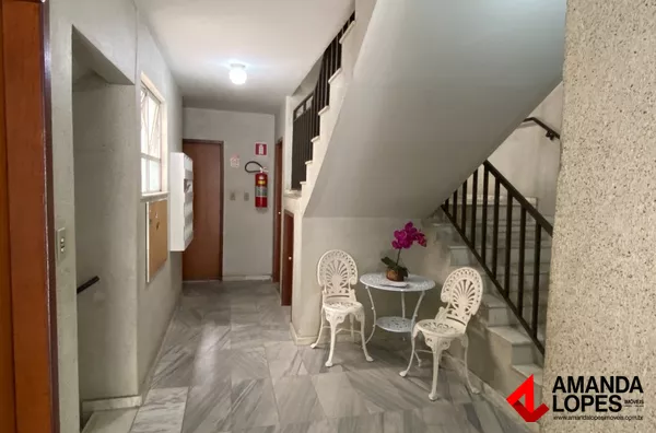 Apart. 2 qtos. Sala c/ Varanda e 1 Vaga - Alto dos Passos