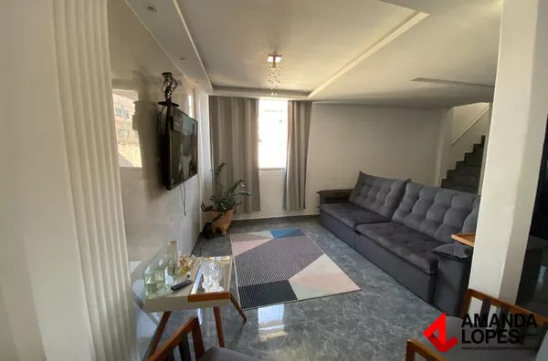 Casa Duplex 4 Qtos. c/ 2 Suítes e 2 Vagas no bairro Santa Cândida