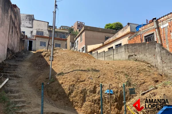 Lote 10 x 30 no Bairro de Lourdes 