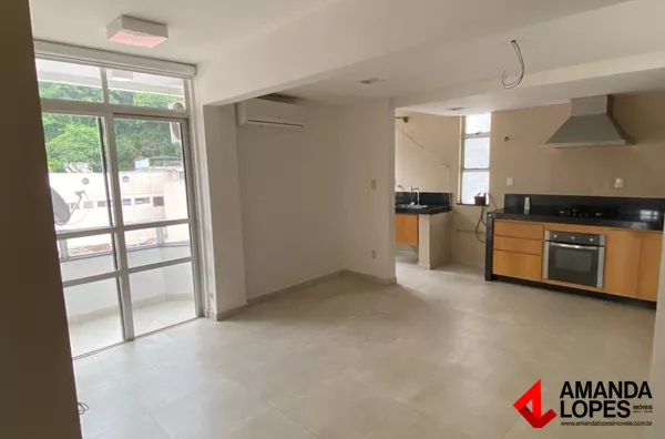 Apart. 2 Qtos. c/ Sacada e 1 Vaga - Centro