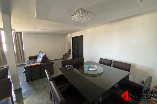 Casa Duplex 4 Qtos. c/ 2 Suítes e 2 Vagas no bairro Santa Cândida