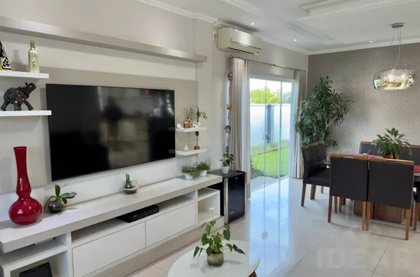 NESSE PARAÍSO, SÓ FALTA A SUA FAMÍLIA! CASA TODA MOBILIADA