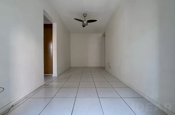APARTAMENTO ACONCHEGANTE E BEM LOCALIZADO
