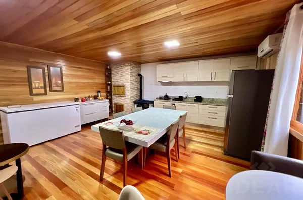 CHEGOU NO PARAÍSO! VENHA CONHECER ESSA LINDA CHÁCARA. TE AGUARDAMOS!