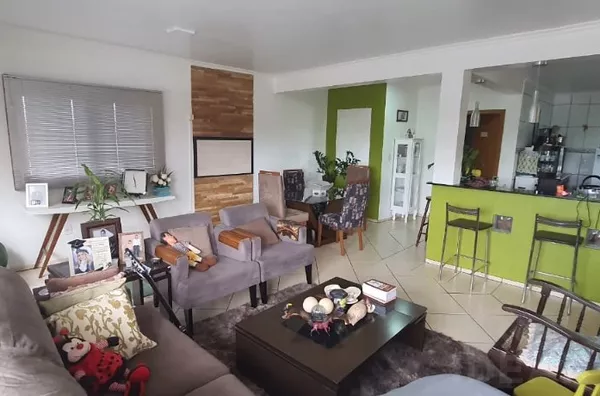 LINDA CASA NO INTERIOR, COM MUITO ESPAÇO E CONFORTO