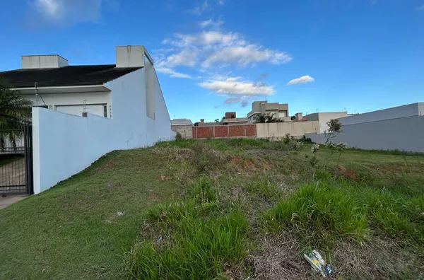 SUA FUTURA RESIDÊNCIA MUITO BEM LOCALIZADO NESSE TERRENO