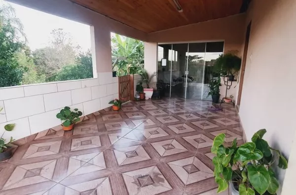 Casa Semi Mobiliada de Alvenaria em Vila Palanque