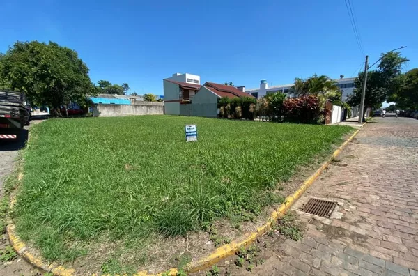 SUA FUTURA RESIDÊNCIA ou COMÉRCIO, MUITO BEM LOCALIZADO