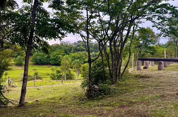 CHÁCARA COM ESTRUTURA FUTURA PRO TURISMO ou DESCANÇO FAMILIAR