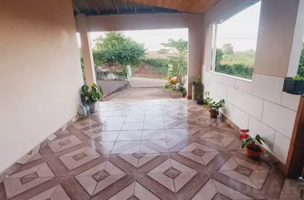 Casa Semi Mobiliada de Alvenaria em Vila Palanque