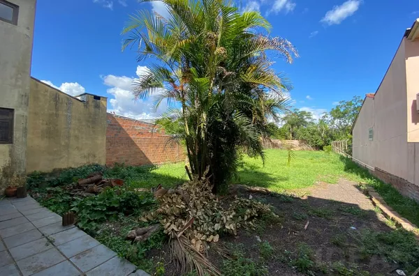 CONFORTO E ESPAÇO PARA TODA A FAMÍLIA. GRANDE PÁTIO PARA A PISCINA DE SEUS SONHOS