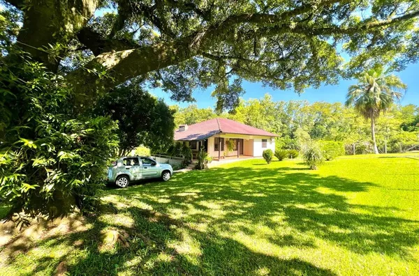 EXCELENTE INVESTIMENTO PARA QUE QUER MORAR E CONSTRUIR SE PRÓPRIO NEGÓCIO