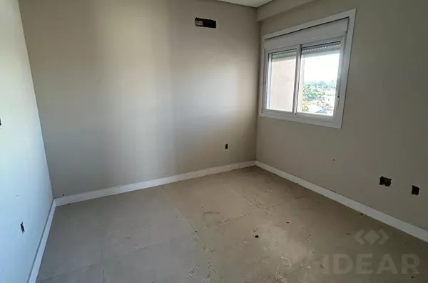 AMBIENTES AMPLOS, MUITO BEM LOCALIZADO E LINDA VISÃO DA CIDADE - Foto 4