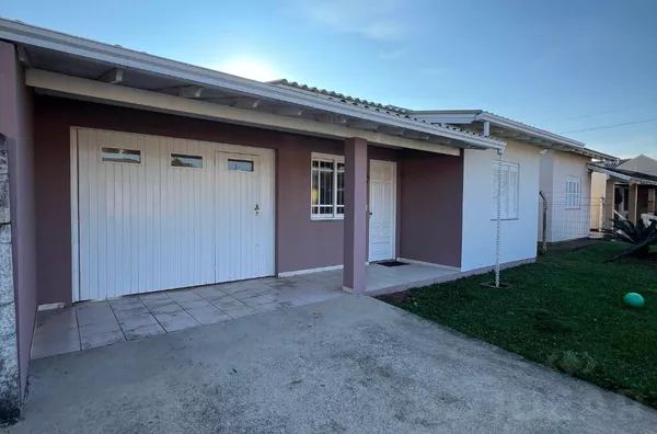 LINDA CASA NA REGIÃO NOBRE DE SANTA TECLA! VENHA CONHECER!