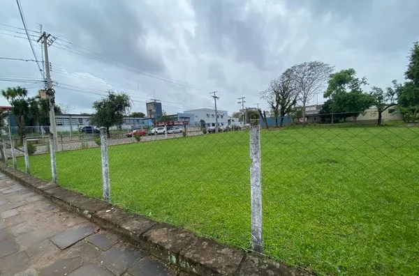 TERRNO EXCELENTE PARA EXPANDIR SEUS NEGÓCIOS. SÃO 752,0m² DE MUITA ÁREA