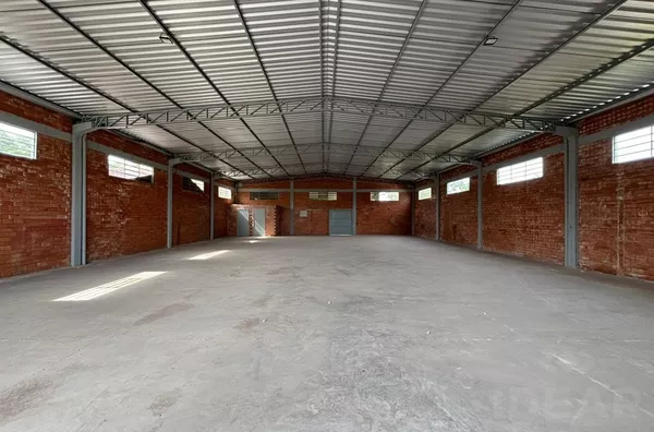 PAVILHÃO DE 465m² PARA INSTALAÇÃO DE SEU PRÓSPERO NEGÓCIO