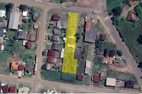 TERRENO DE 1340m² COM CASA MISTA DE 140m². VENHA CONHECER!