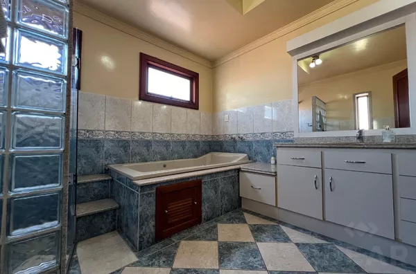 CASA DE 2 PISOS COM ÁREA COMERCIAL INTEGRADA - Foto 7