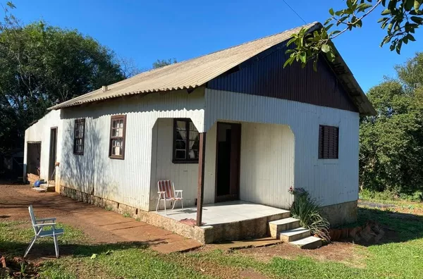 AMPLO CHALÉ PARA MORADIA E PRÉDIO EM ALVENARIA PARA INSTALAR SEU FUTURO NEGÓCIO