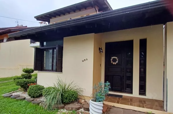CASA DE 2 PISOS, COM 3 QUARTOS (1 suíte) A POUCO MINUTOS DO CENTRO - Foto 2