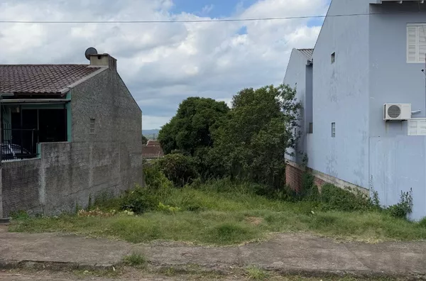 TERRENO EM EXCELENTE LOCALIZAÇÃO, DANDO CONFORTO A FAMÍLIA