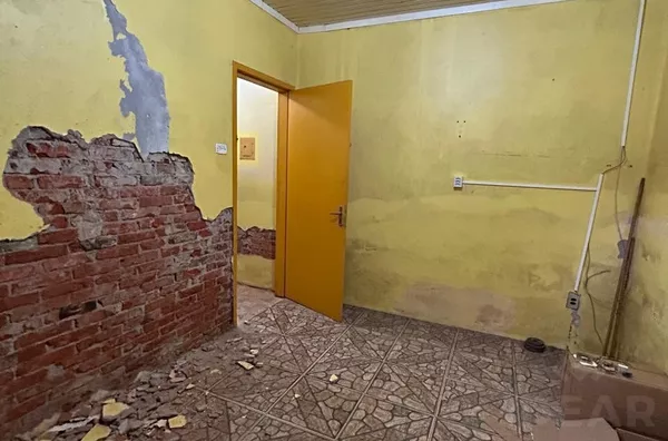 CASA EM REFORMA EM RUA MOVIMENTADA E ÓTIMO PONTO COMERCIAL