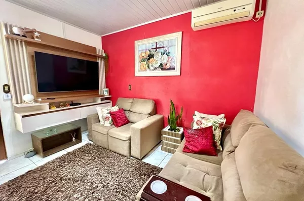 LINDA CASA ACONCHEGANTE COM ESPAÇO INDEPENDENTE PARA COMÉRCIO