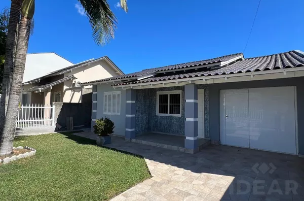 CASA COM 3 DORMITÓRIOS E MUITO ESPAÇO PARA A FAMÍLIA