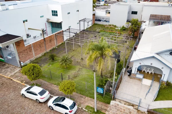 TERRENO CENTRAL, IDEAL PARA APLICAR SEU PROJETO DE FUTURO