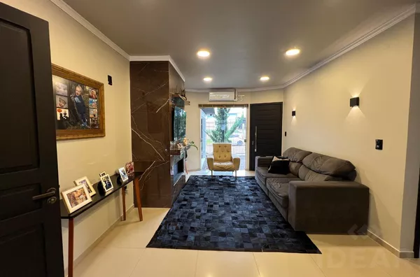 CASA COM SUÍTE, QUARTO SOLTEIRO, PISCINA E ESTRUTURA PARA QUIOSQUE