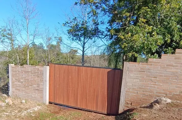 CHÁCARA COM ESTRUTURA FUTURA PRO TURISMO ou DESCANÇO FAMILIAR