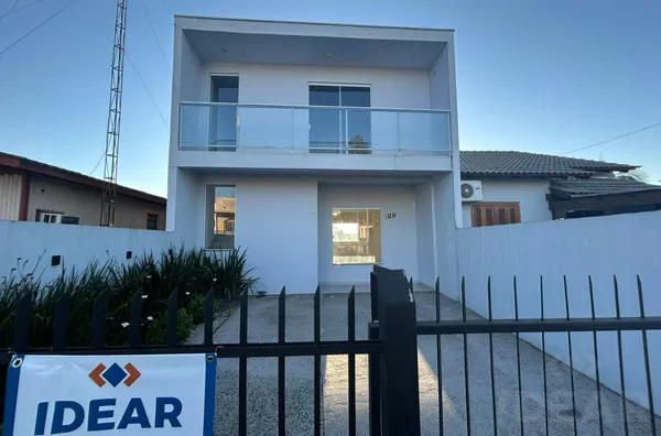 SOBRADO BEM LOCALIZADO COM GRANDE PÁTIO NOS FUNDOS E NA FRENTE - Foto 1