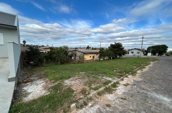 TERRENO DE ESQUINA EM REGIÃO DE MUITO FLUXO