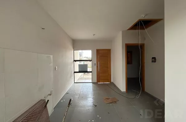 DOIS DORMITÓRIOS, DE ESQUINA E ÓTIMA LOCALIZAÇÃO