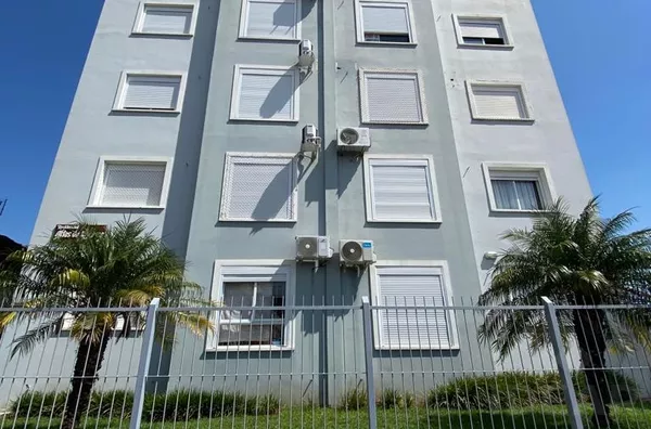 Essa cobertura é para se apaixonar, bem iluminada, bem acabada e localizada no centro da cidade.